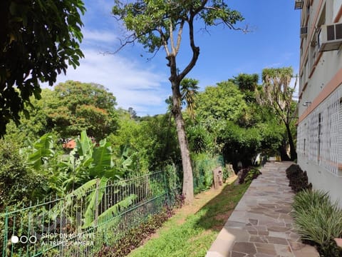 Image 37 - 230412